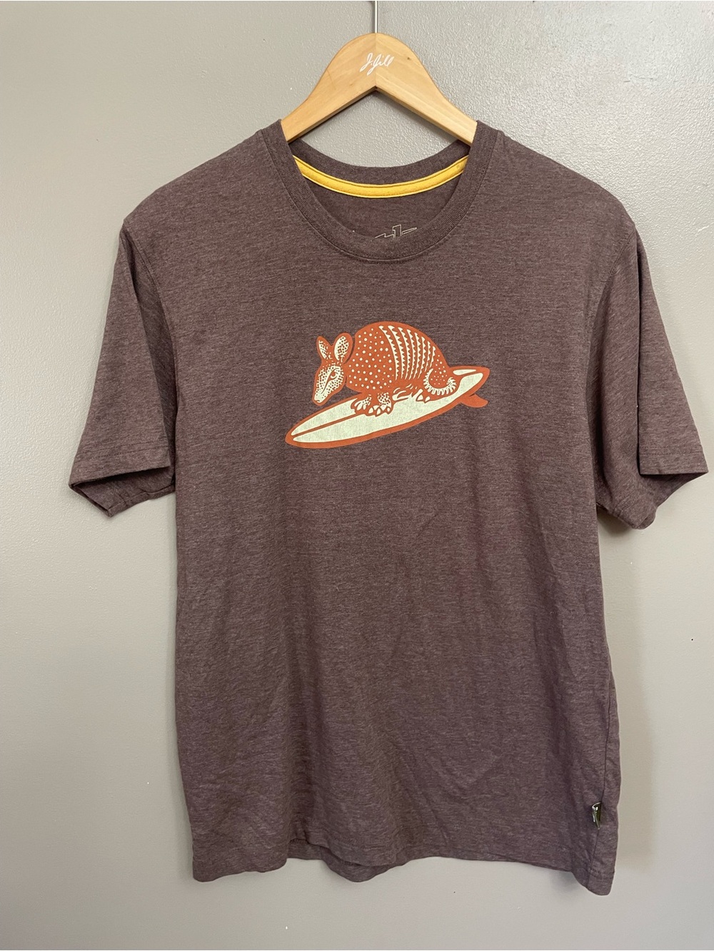 Howler Brothers Brown T-Shirt Size Medium armadillo rider